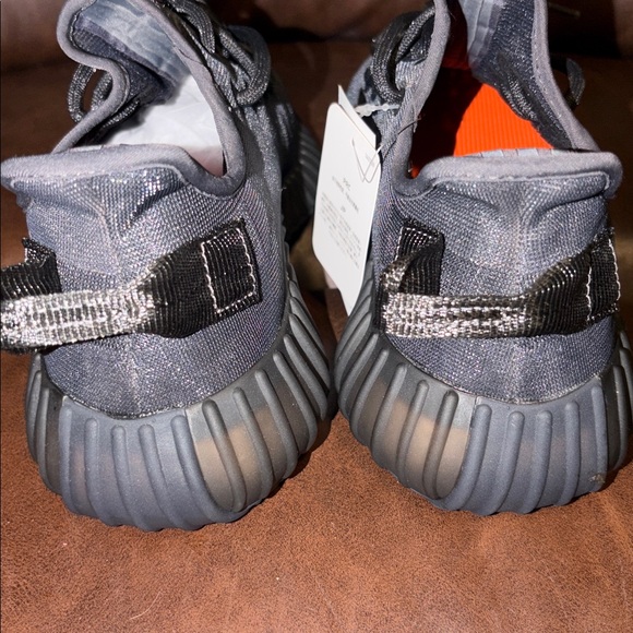 Adidas YEEZY boost sneakers [ SIZE Women’s 8 - Men’s 6.5 ] - Picture 4 of 15